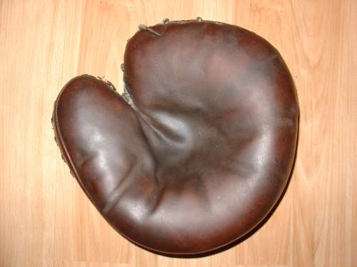 Chief Meyers Goldsmith CM Catchers Mitt Front